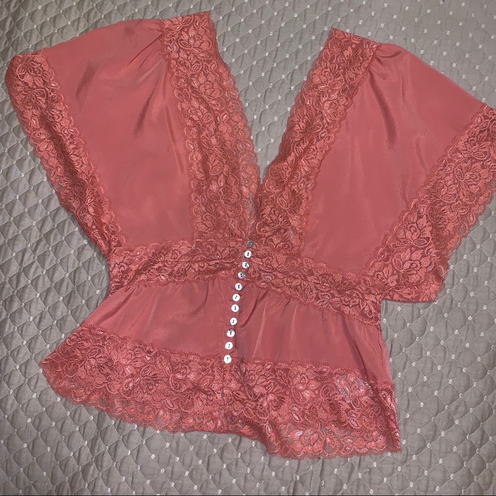 Forever 21 lace kimono blouse - Picture 2 of 6